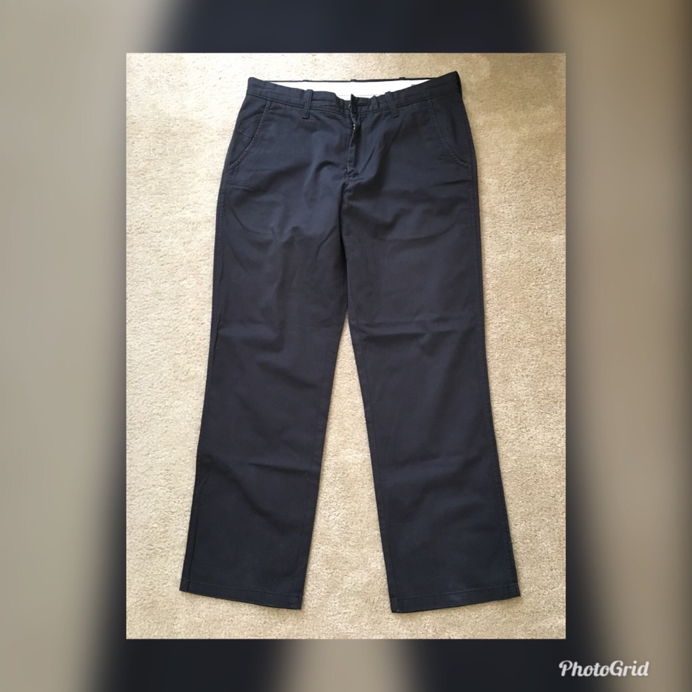 Haggar Men’s Life Khaki Straight Fit